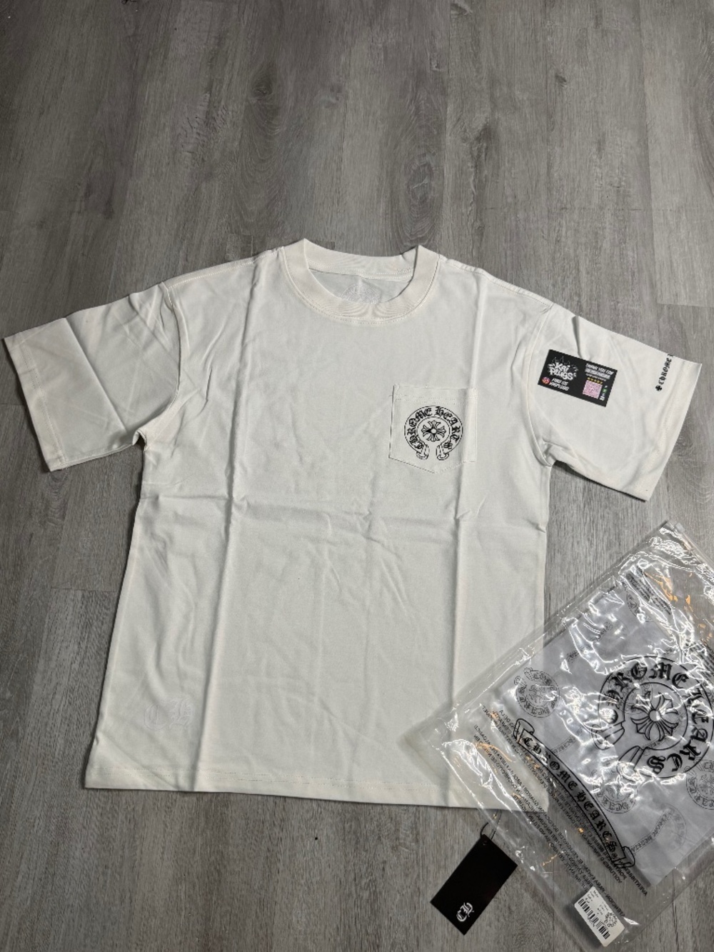 *NEW* *NEW* White CH Tee Shirt Size Small, Medium, Large 100% Authentic